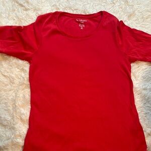 Chic Red Fitted Short Sleeve Tee